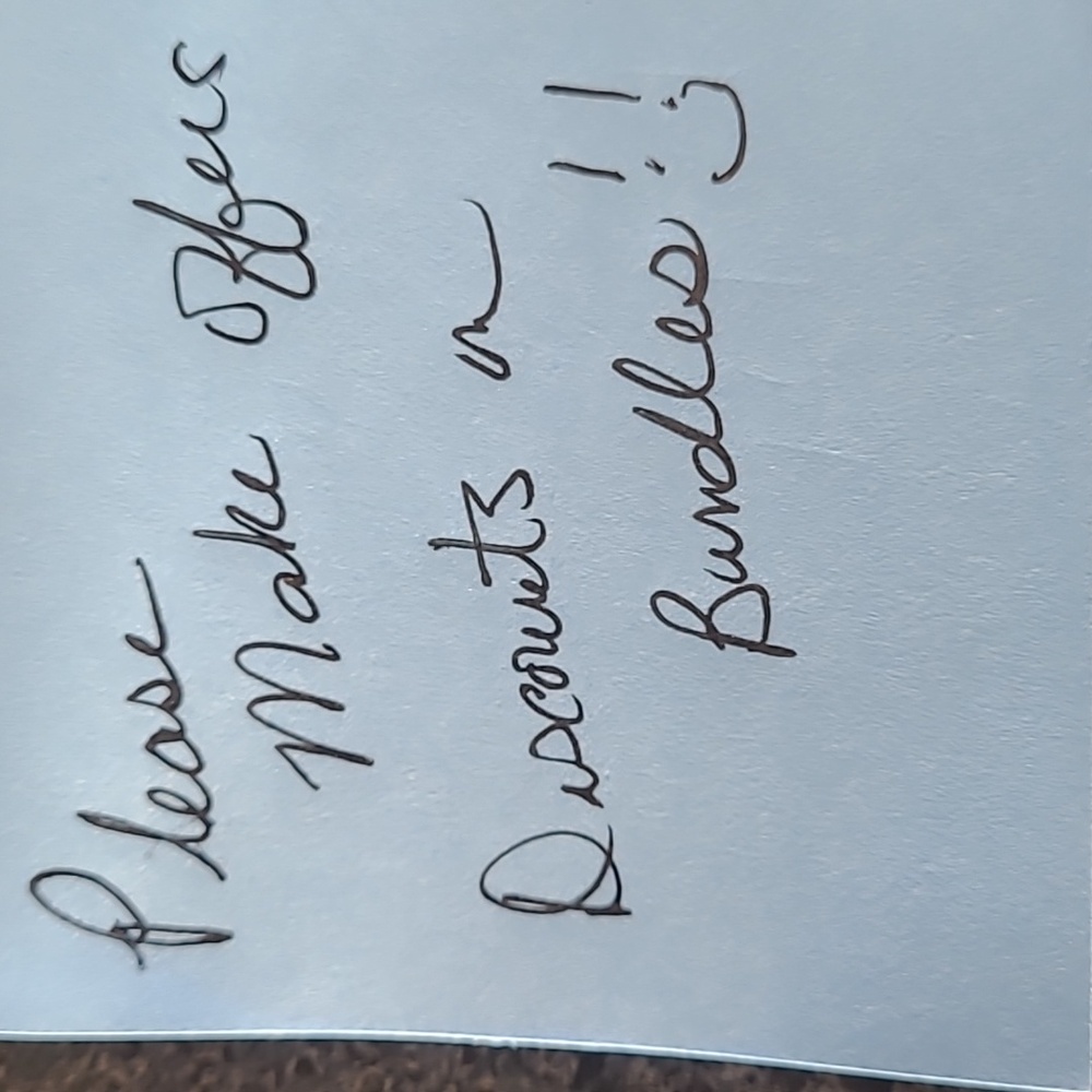 Handwritten Note with Holiday Sale Message